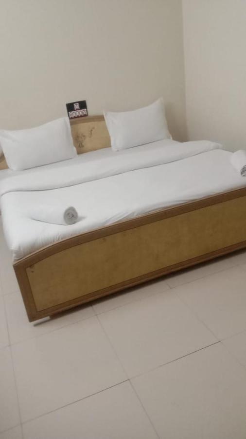 Hotel Rajdhani Hālol Zewnętrze zdjęcie